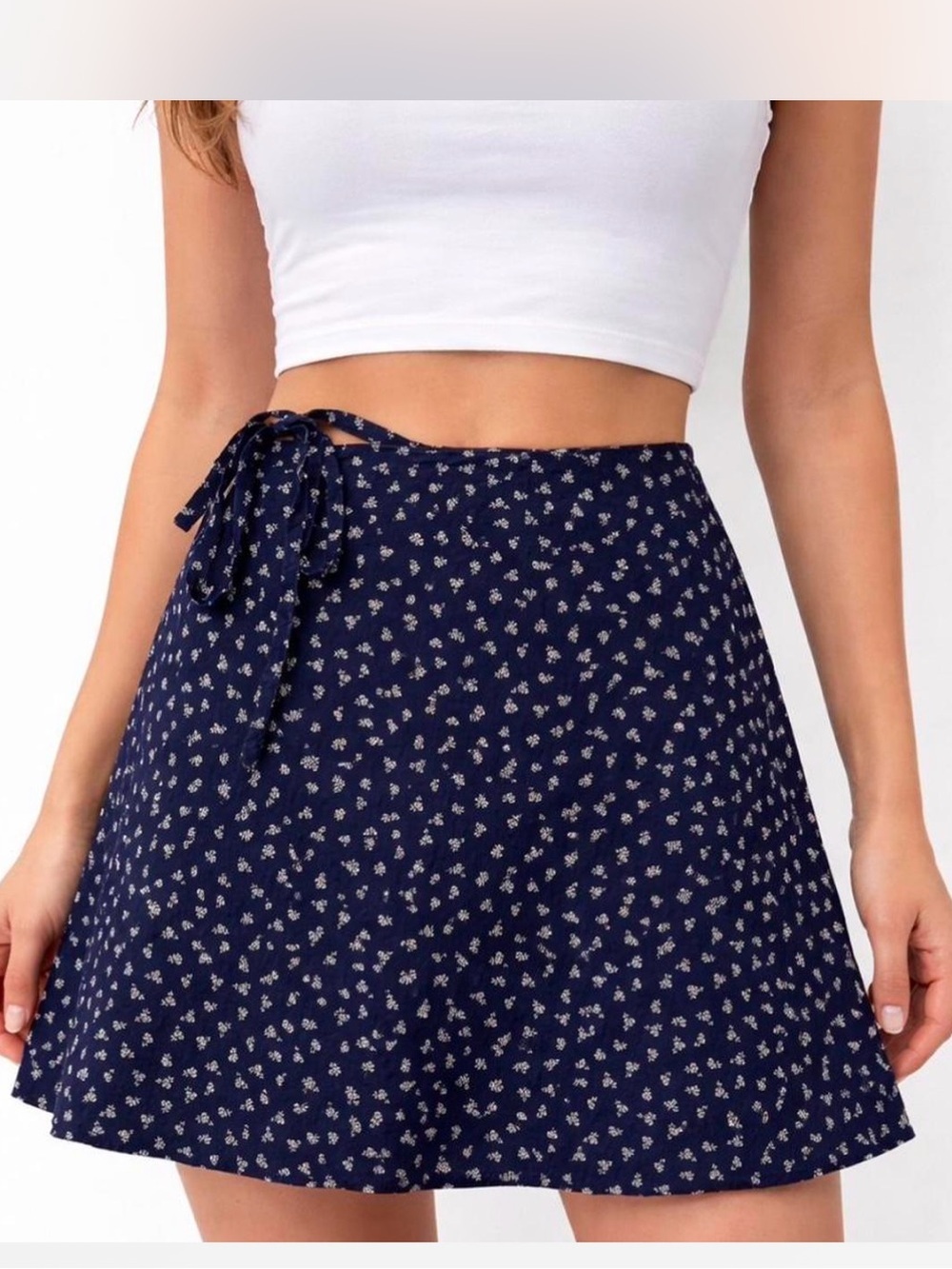 Brandy Melville Genevieve Wrap Mini Skirt Blue with White floral one size - Picture 1 of 9